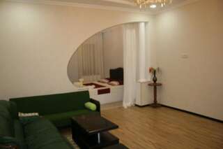Проживание в семье Guest house Medea Кутаиси Апартаменты с балконом-6